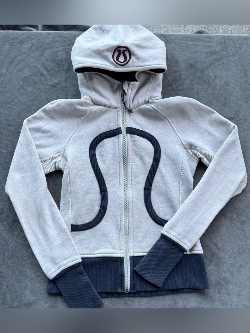 Vintage Lululemon Scuba Hoodie Colorblock cream Navy Size 2